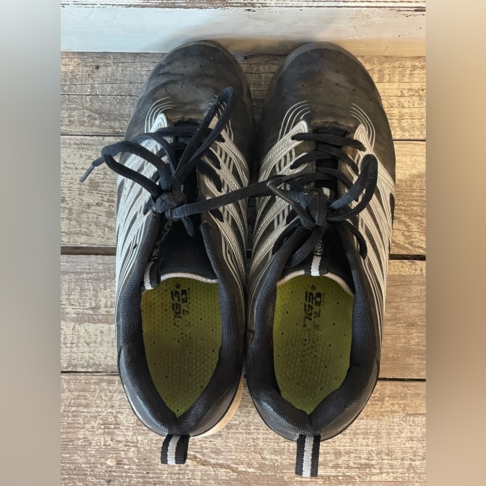 Rawlings boys cleats size 5.5